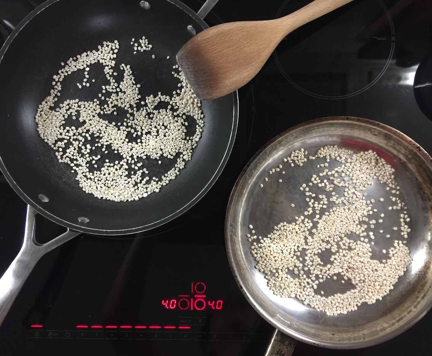 Comparing the browning of barley in a thick vs a thin pan
