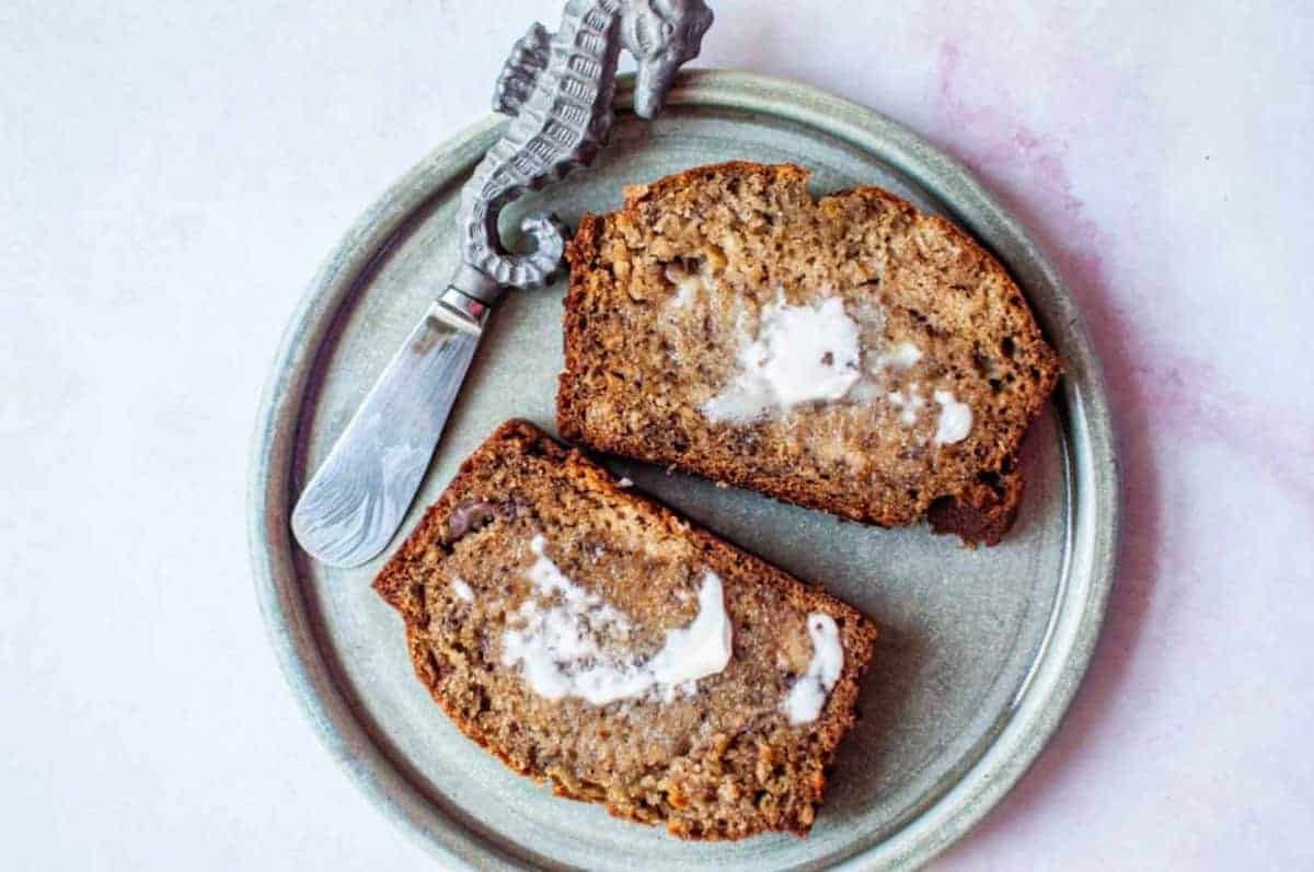 https://www.greedygirlgourmet.com/wp-content/uploads/2022/01/five-spice-banana-bread-chinese-new-year.jpg