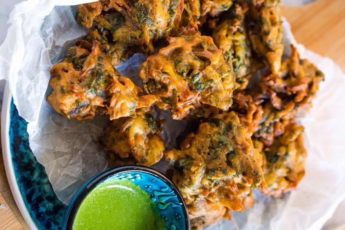 Plate full of fried pakoras