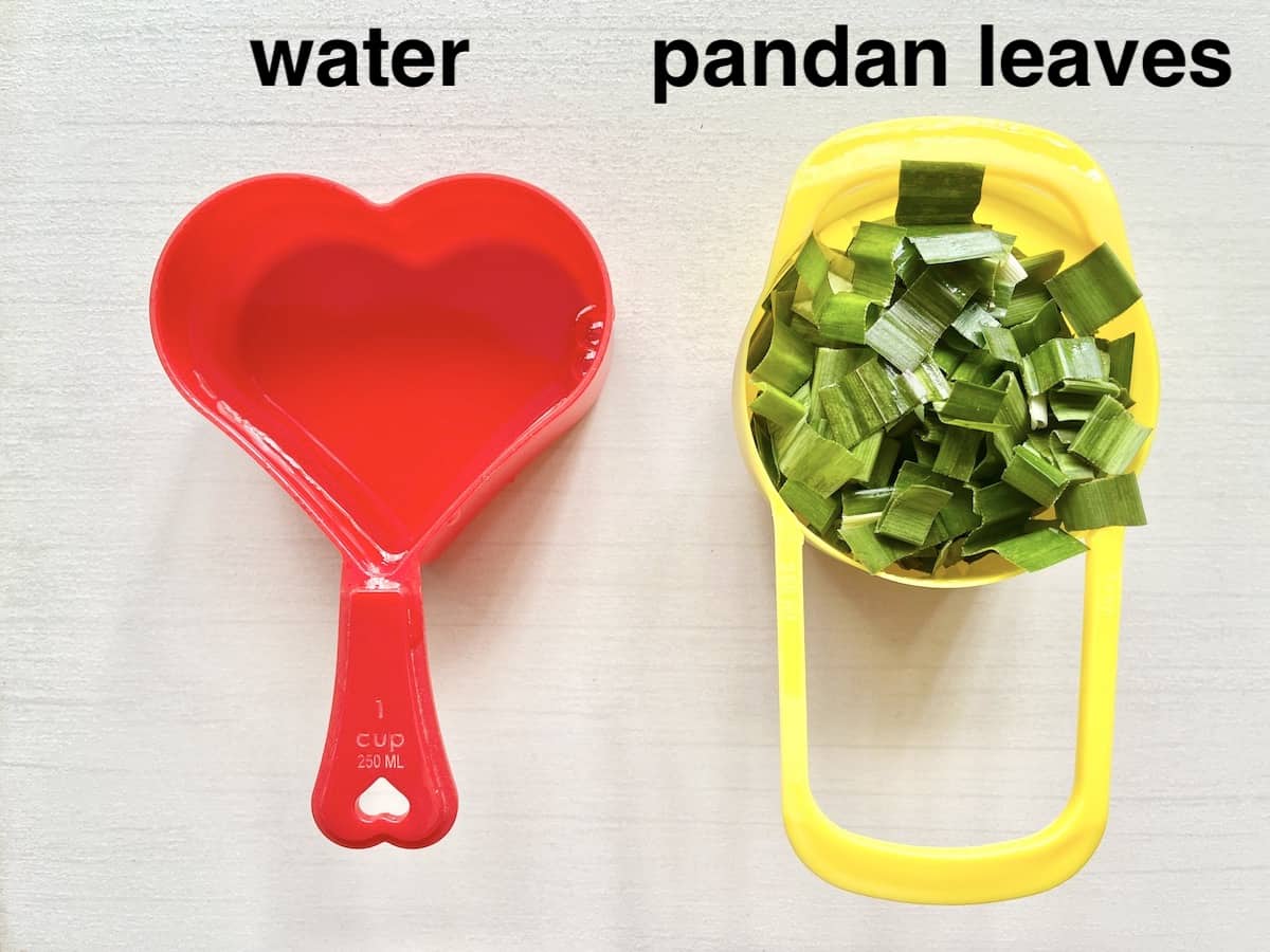 The 2 ingredients needed to make pandan juice and extract side by side.