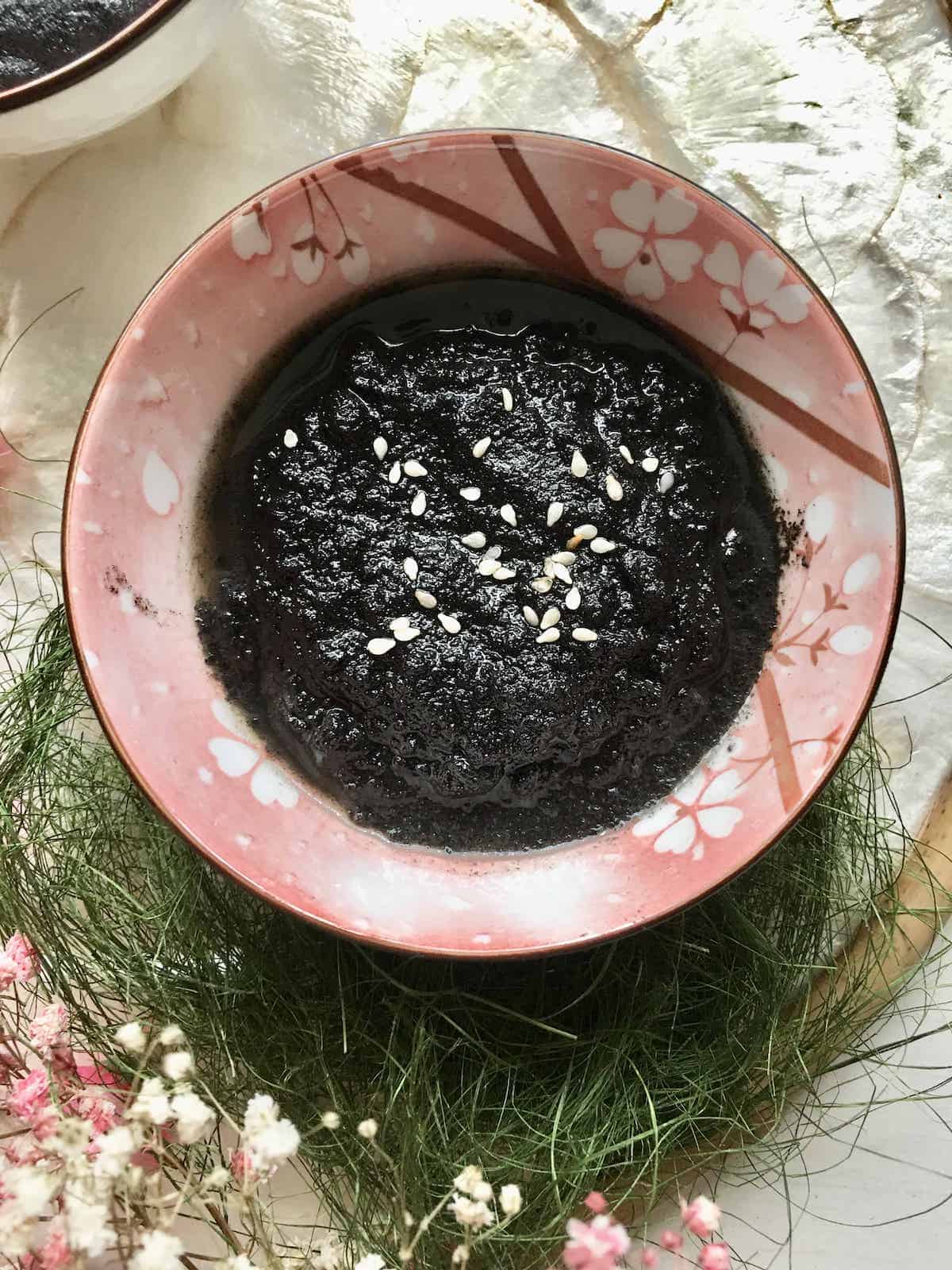 A bowl of black sesame soup made without glutinous rice flour.