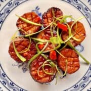 7 pieces of oyster mushrooms in gochujang sauce.